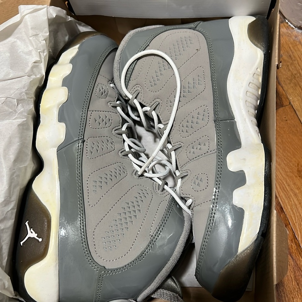 Turning yellow from not wearing but can be cleaned